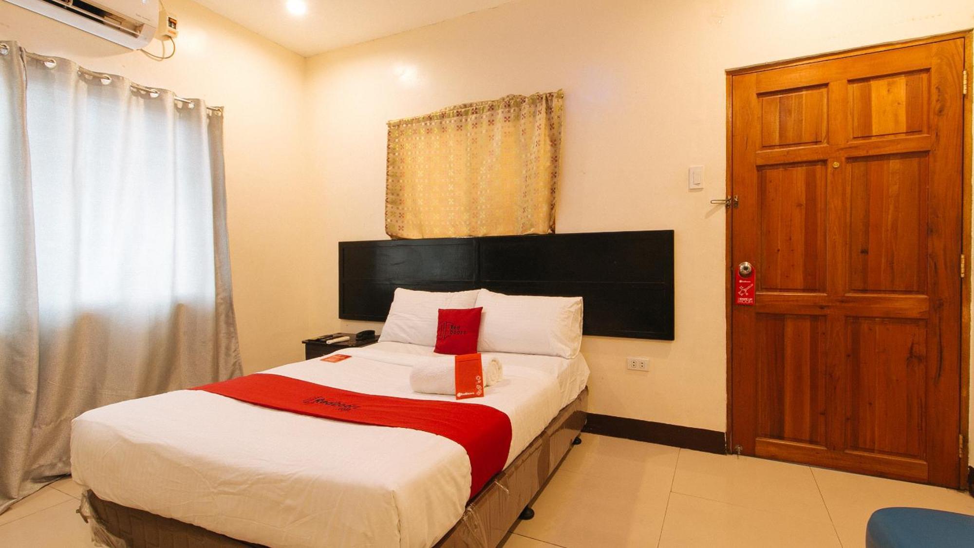 OYO 490 V-cat Apartelle Manila Exterior foto