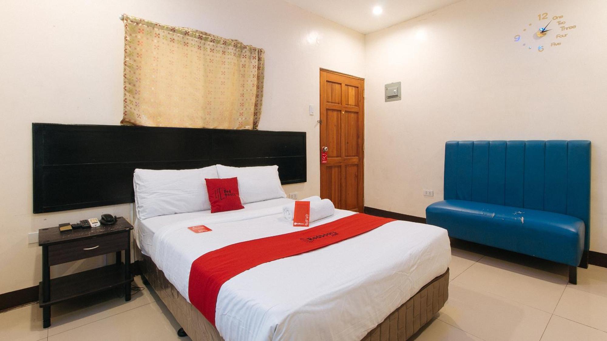 OYO 490 V-cat Apartelle Manila Exterior foto
