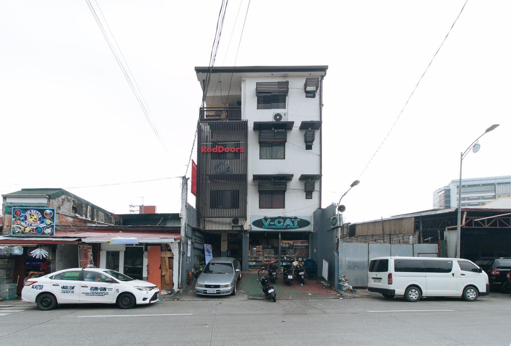 OYO 490 V-cat Apartelle Manila Exterior foto
