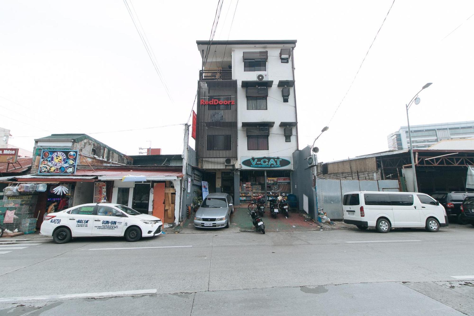 OYO 490 V-cat Apartelle Manila Exterior foto